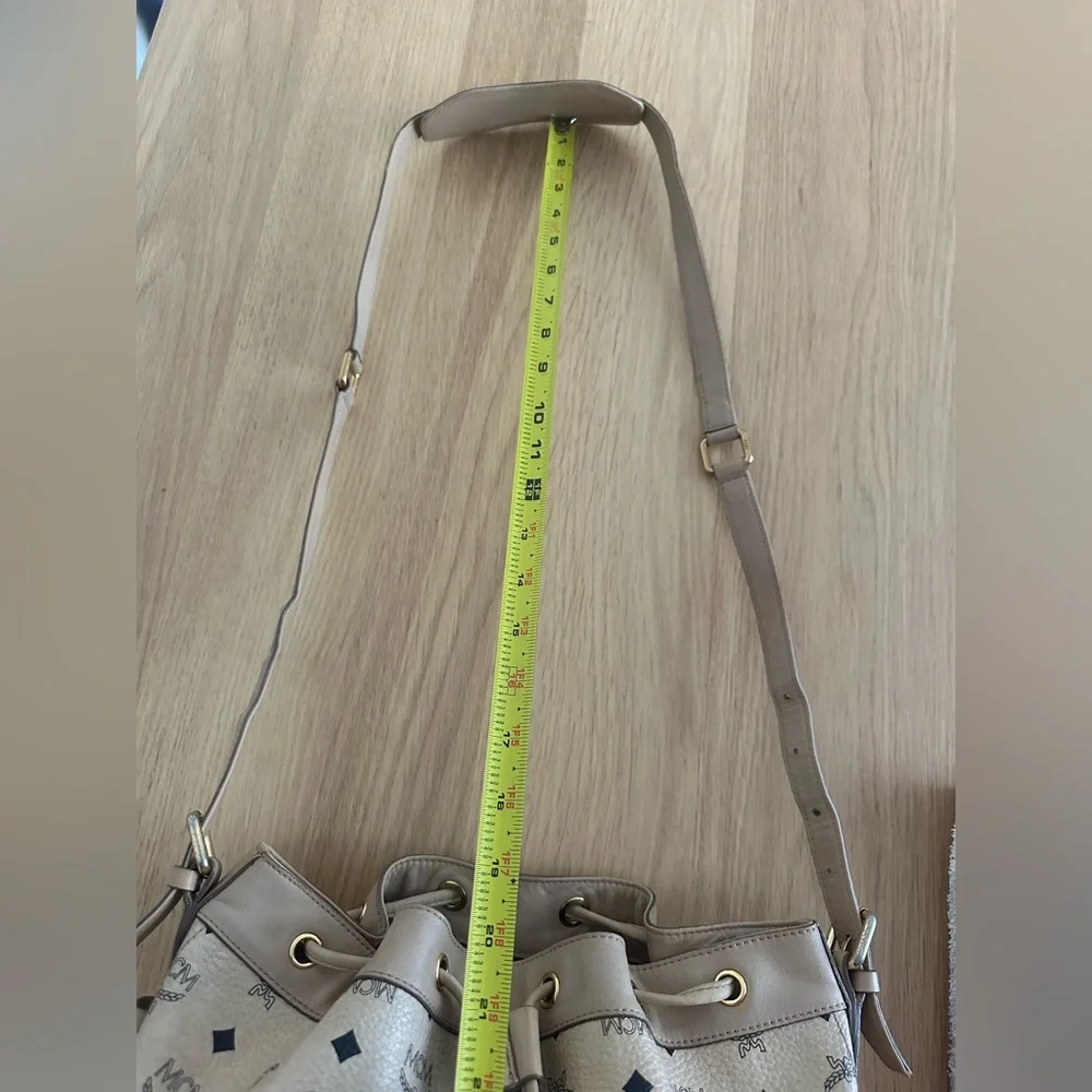 MCM Cream Crossbody Bag with Iconic Logo and Adjustable Strap - Picture 4 of 12